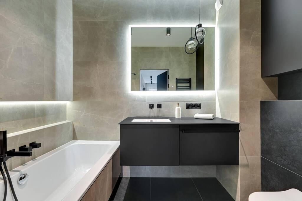 Zajezdnia Wrzeszcz 2 By Grand Apartments Gdańsk Zewnętrze zdjęcie